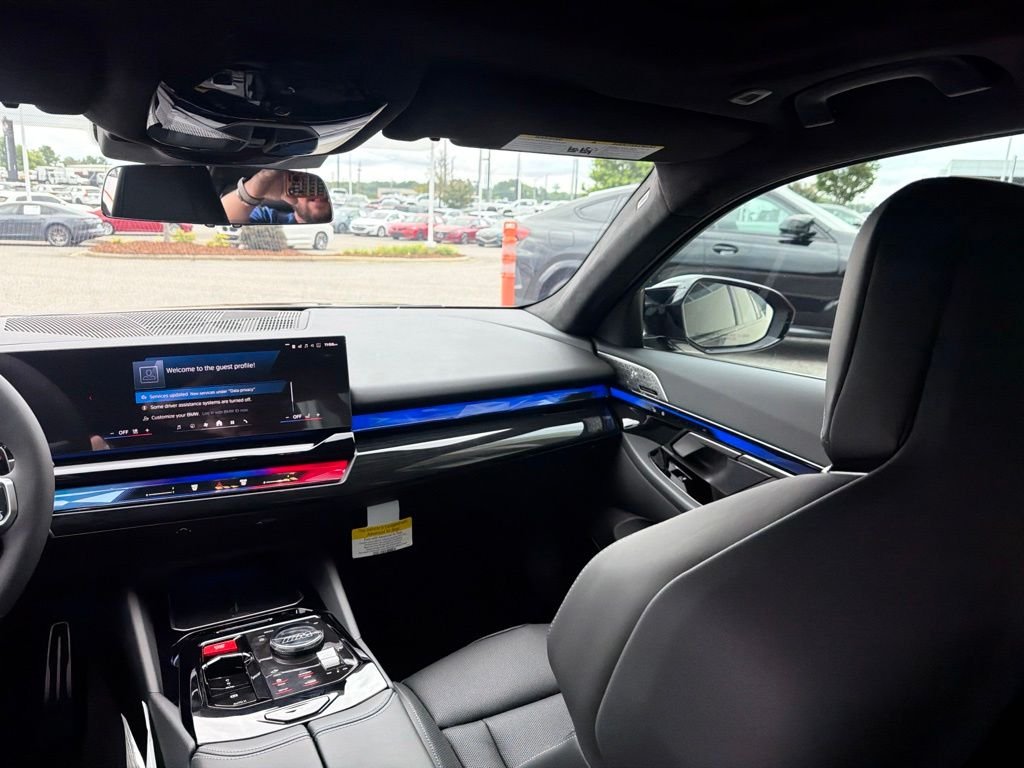 Used 2027 Special Order Color BMW Base image 28