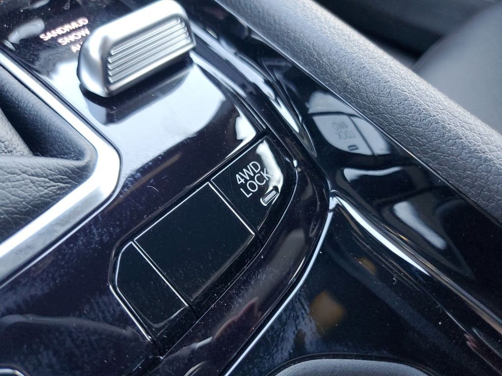 New 2026 Hydro Blue Pearlcoat Jeep Latitude image 30