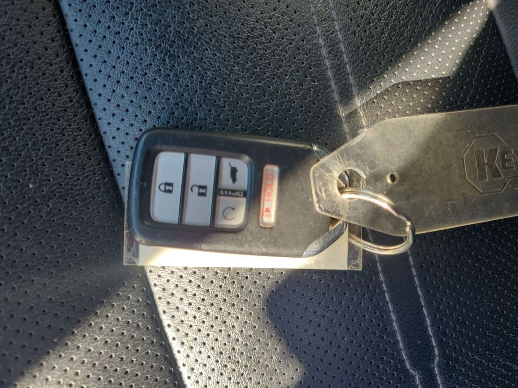 Used 2017  Honda EX-L image 32