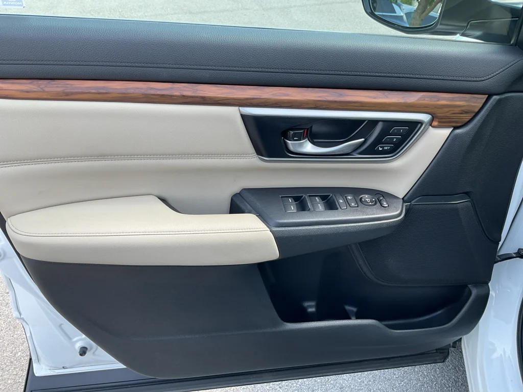 Used 2019 Platinum White Pearl Honda EX-L image 21