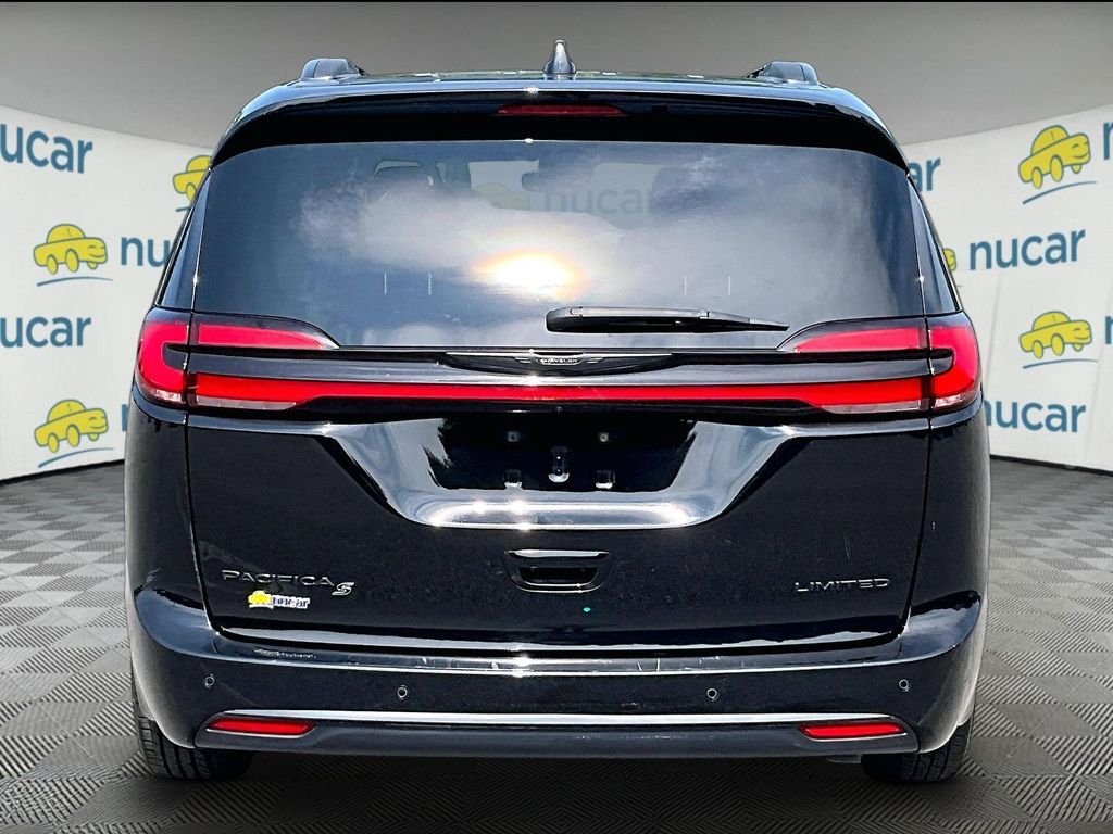 Used 2025 Black Chrysler Limited image 5