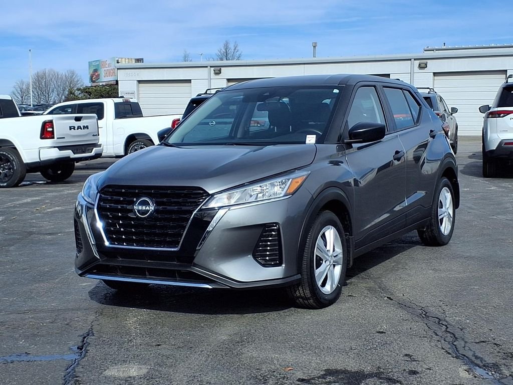 Certified 2025 Nissan KICKS PLAY Base with VIN 3N1CP5BV0SL480984 for sale in Kansas City