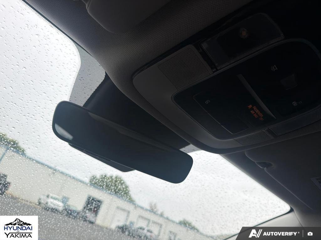Used 2022 Phantom Black Hyundai Limited image 21