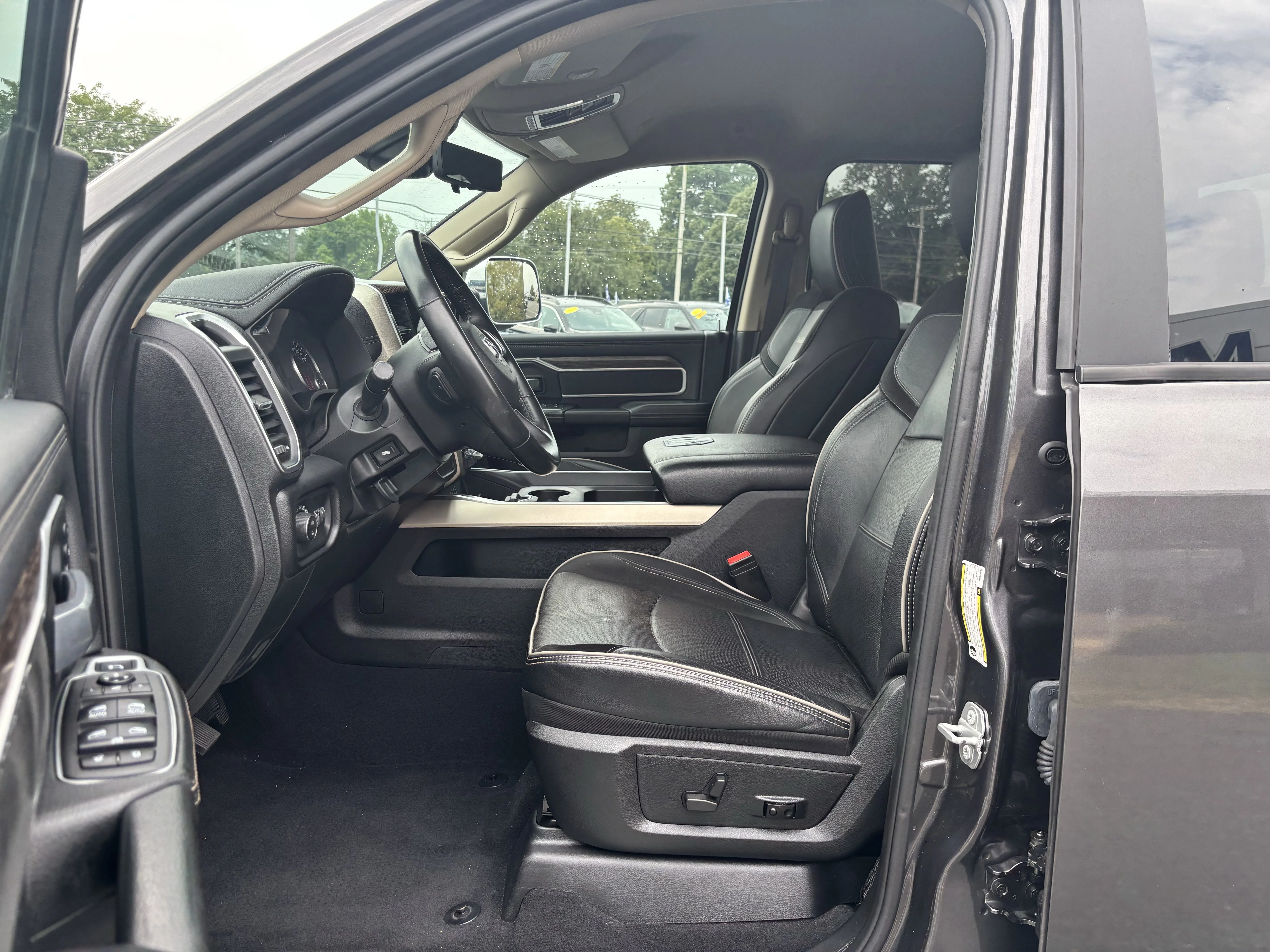 Used 2021 Granite Crystal Clearcoat Metallic Ram Laramie image 9