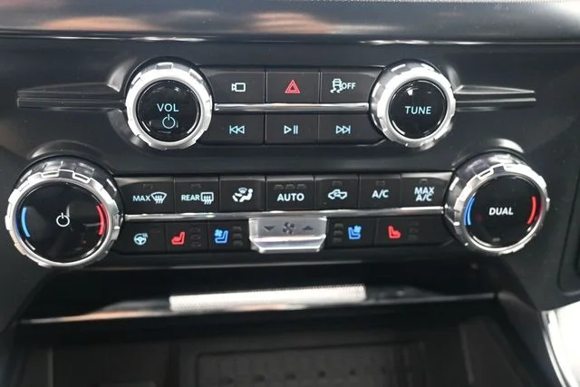 New 2026 Star White Metallic Tri-Coat Ford Platinum® image 12