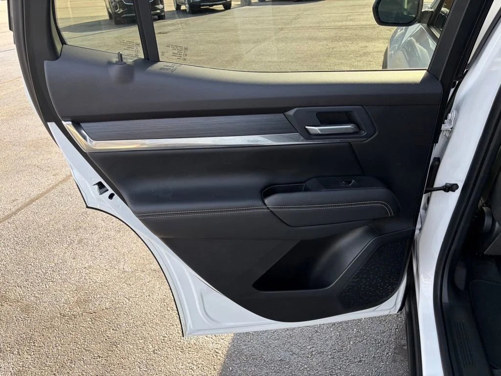 Used 2025 Summit White GMC Elevation image 15
