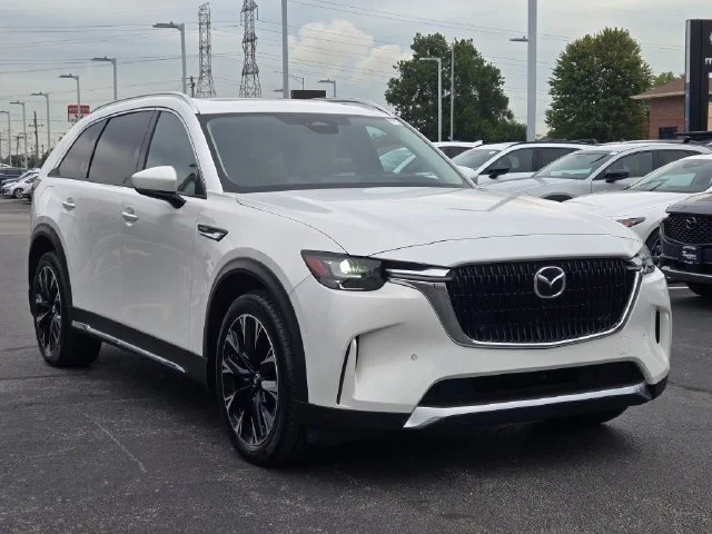 Used 2024 White Mazda Premium image 3