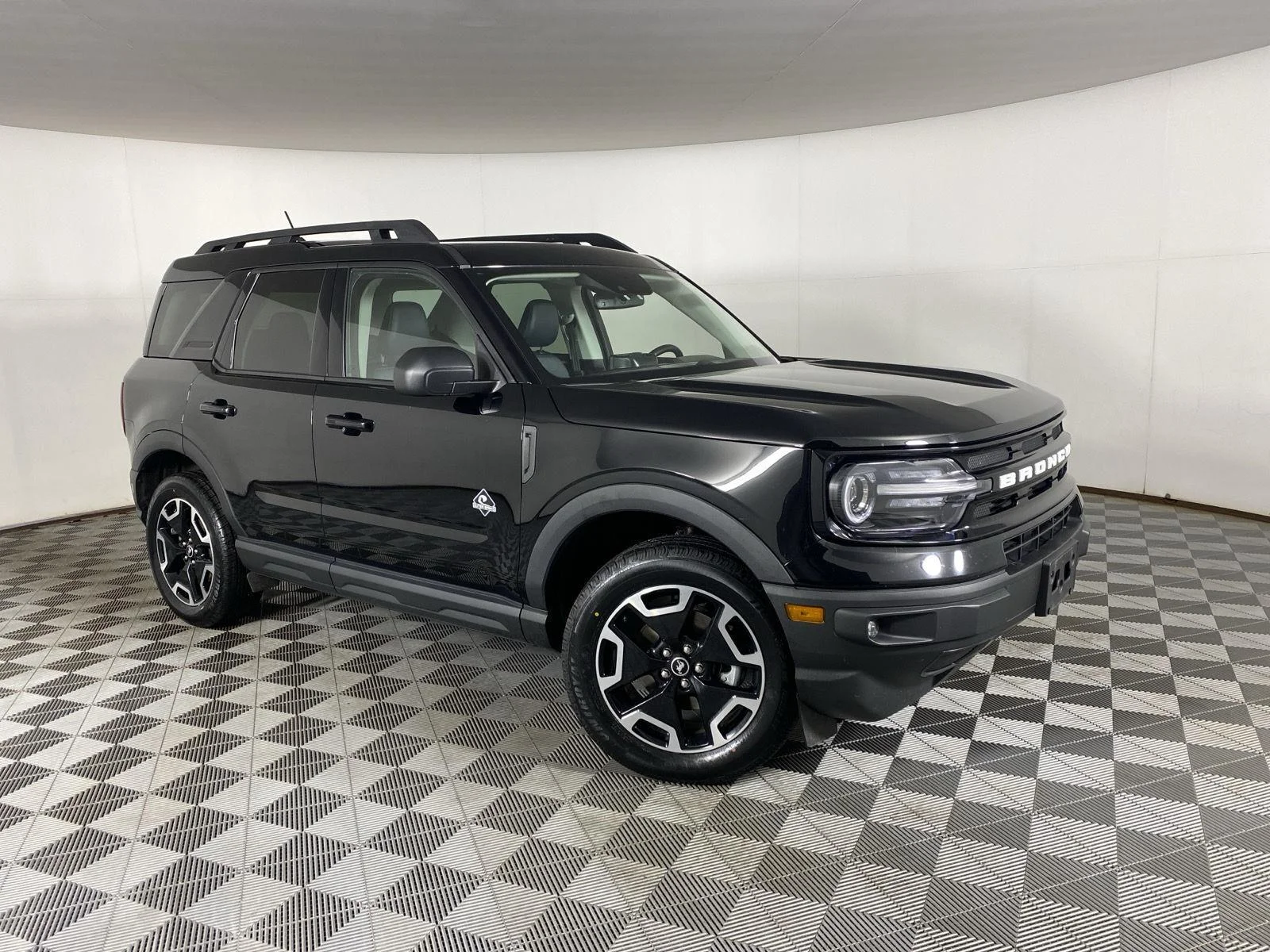 Used 2023 Shadow Black Ford Outer Banks image 11