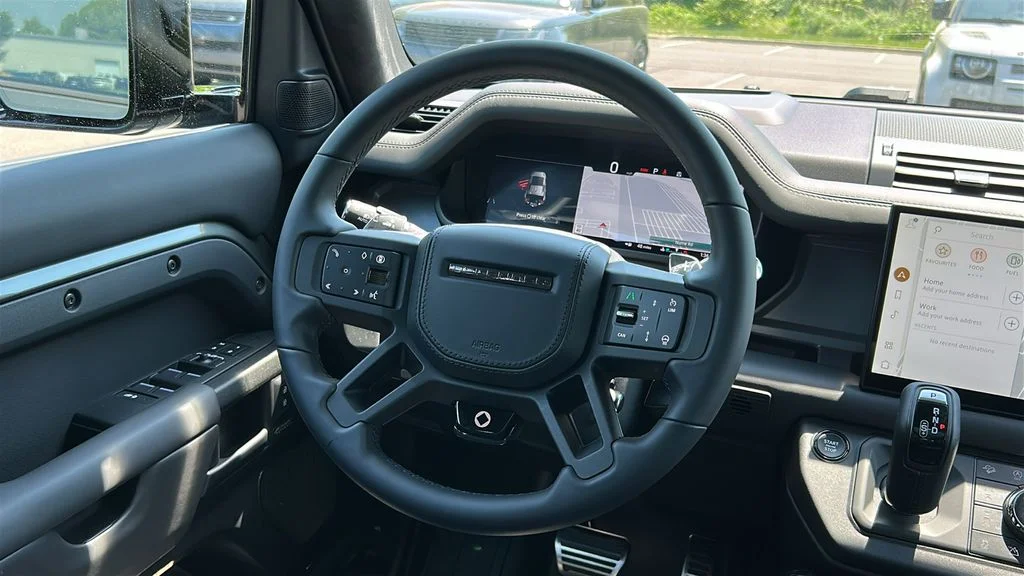 Certified Used 2025 Green Land Rover OCTA image 22