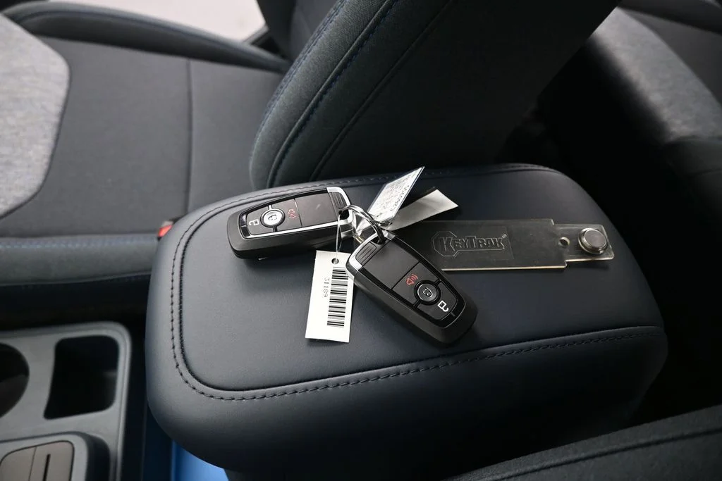 New 2026 Carbonized Gray Metallic Ford XLT image 16
