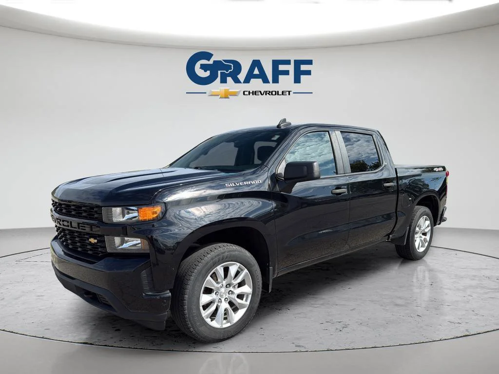 Used 2020 Chevrolet Silverado 1500 Custom with VIN 1GCPYBEHXLZ338734 for sale in Burns Harbor, IN