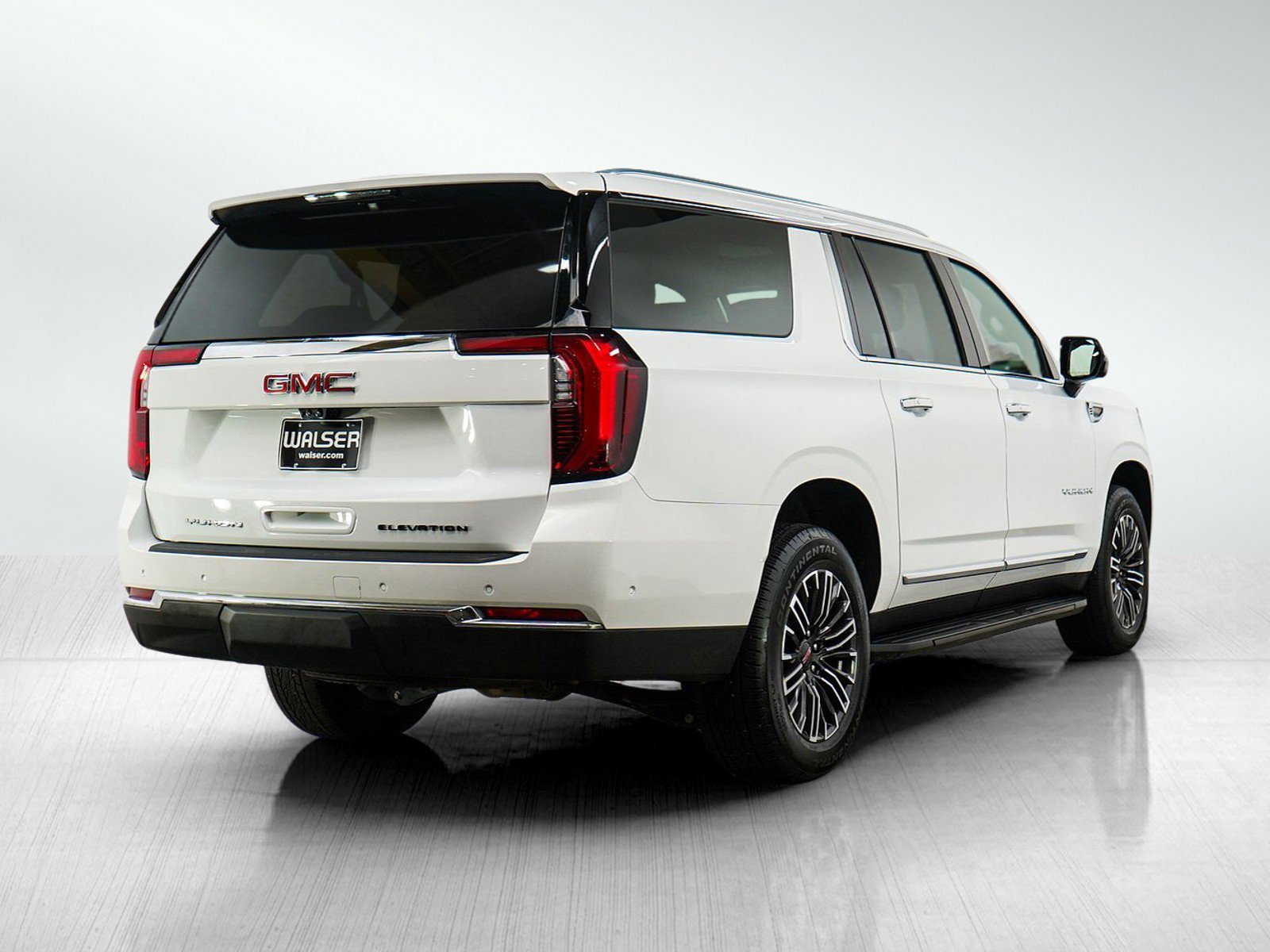 Used 2025 Summit White GMC Elevation image 5