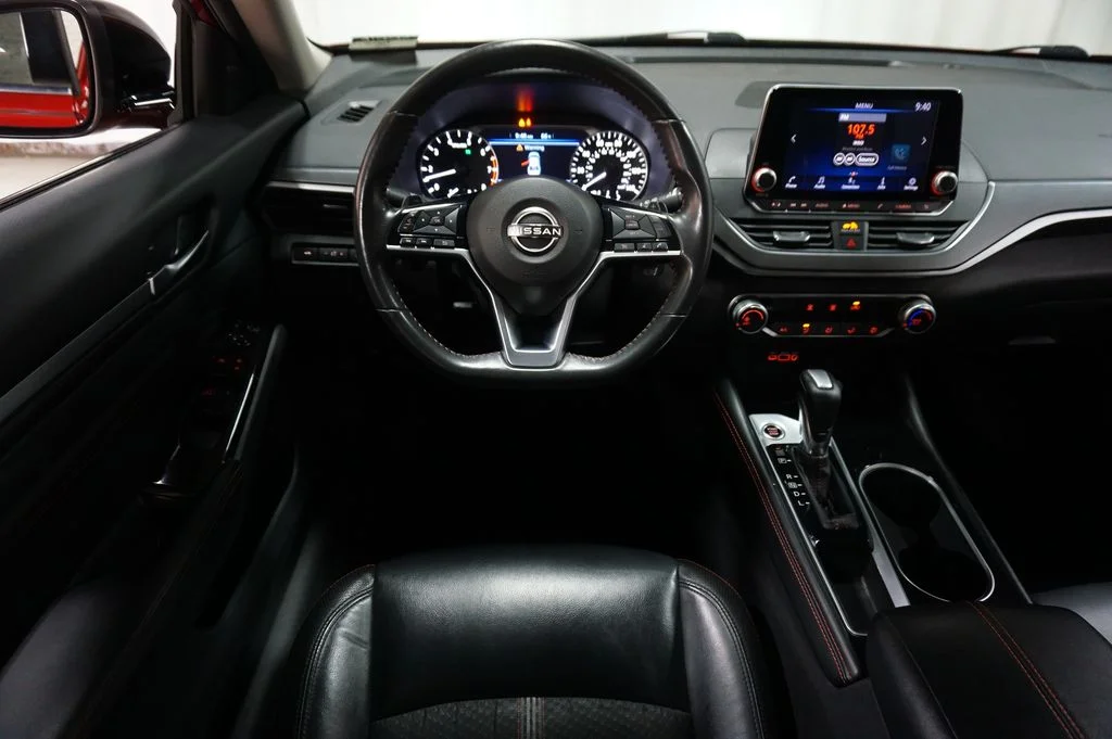 Used 2023 Red Nissan 2.5 SR image 27