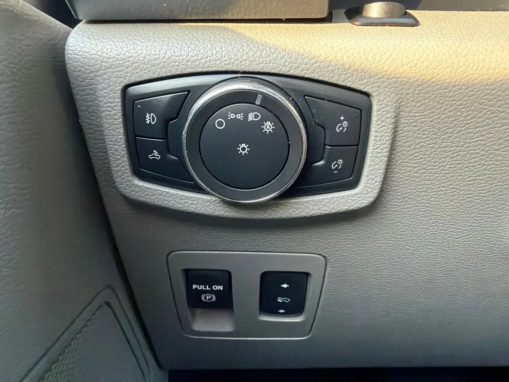 Used 2018 White Ford XLT image 45
