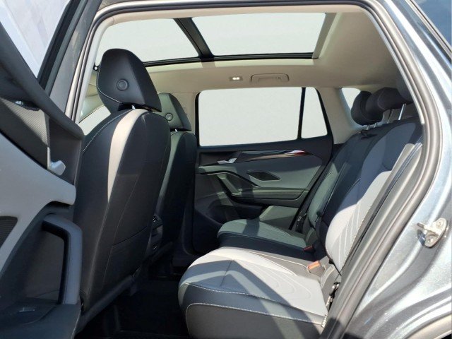 New 2026 Platinum Gray Metallic Volkswagen SE 4Motion image 11