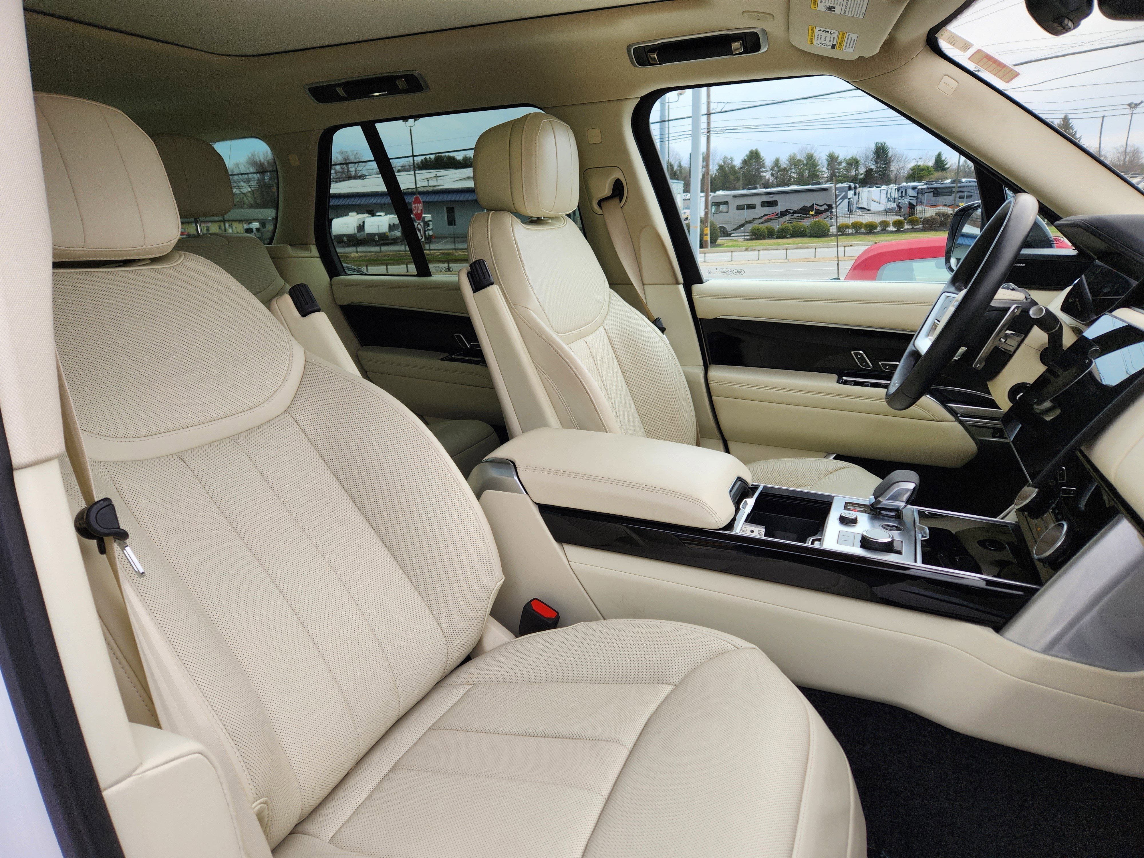 Certified Used 2023 Fuji White Land Rover SE image 16