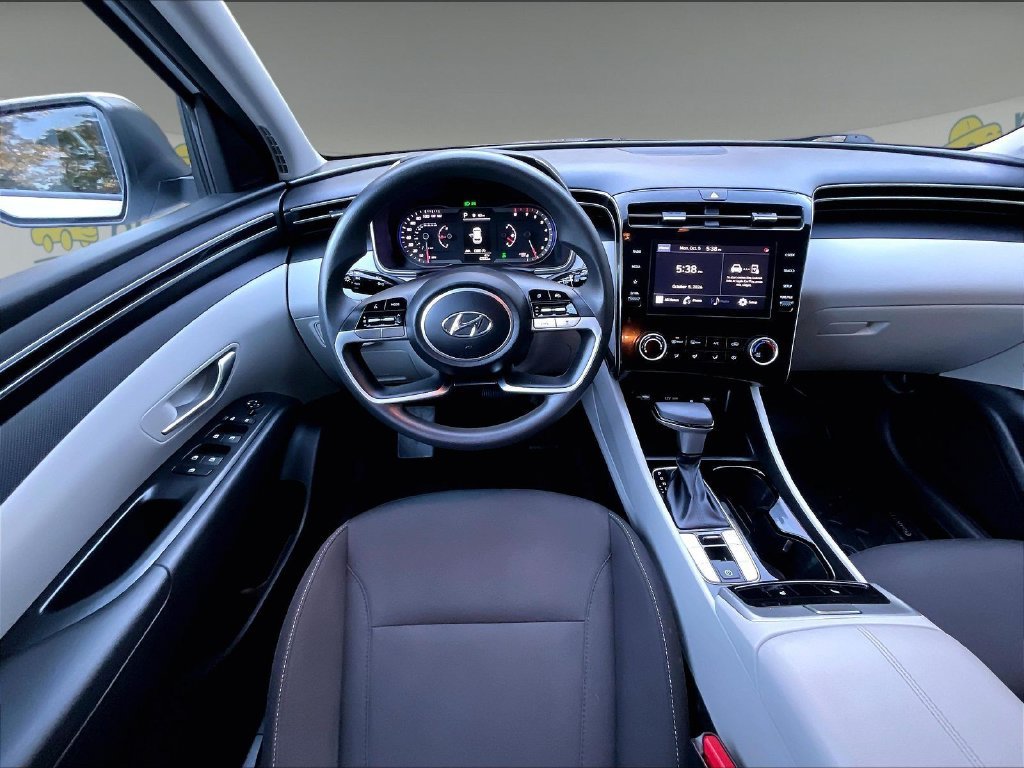 Used 2023 White Hyundai SEL image 17