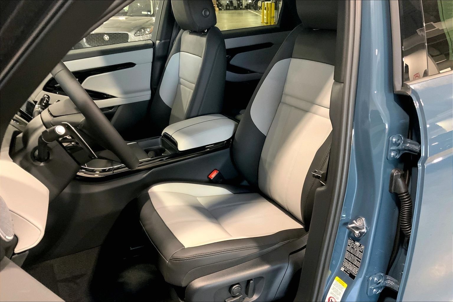 2026 Land Rover Range Rover Evoque Dynamic SE - Photo 9