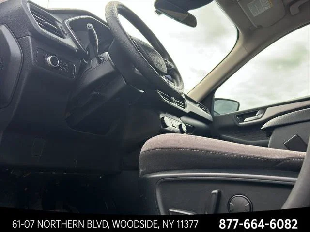 Used 2020 Green Ford SE image 20