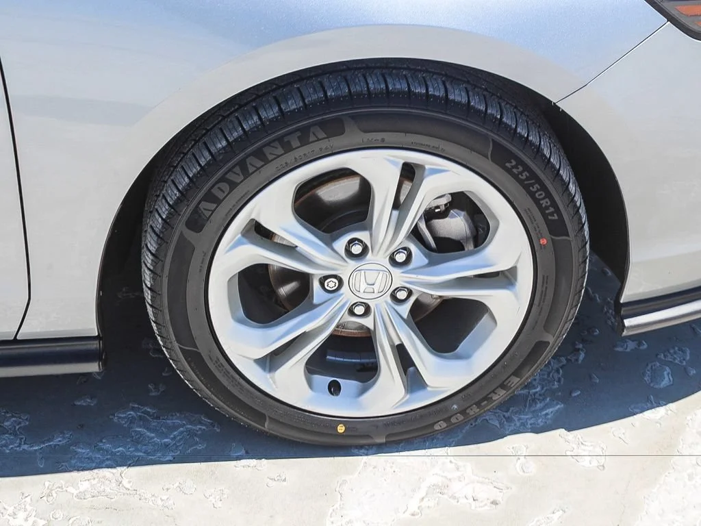 Certified Used 2023 Lunar Silver Metallic Honda LX image 38