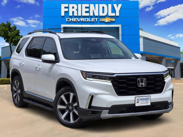 2023 Honda Pilot Touring AWD's photo