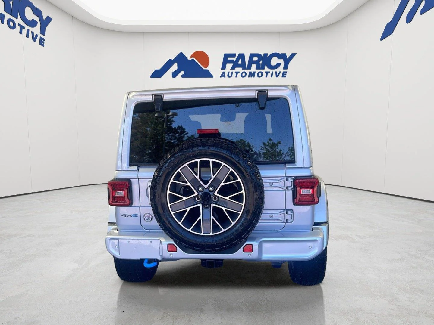 Used 2024 Silver Zynith Clearcoat Jeep High Altitude image 8