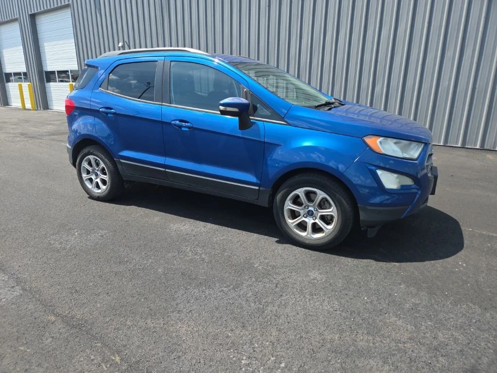 Used 2018 Blue Ford SE image 17