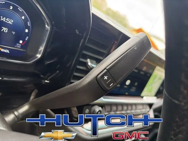 Used 2025 Cypress Gray Chevrolet LT image 31