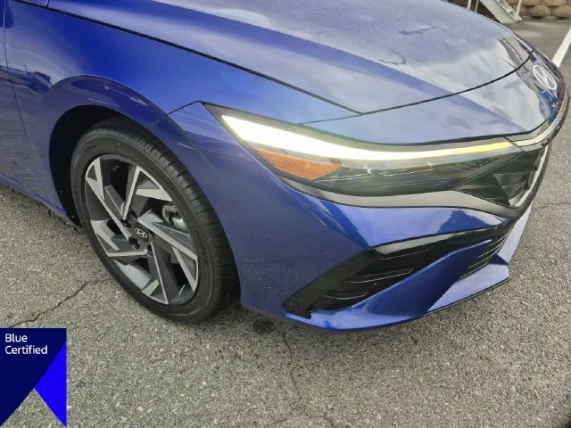 Used 2025 Blue Hyundai SEL Convenience image 9