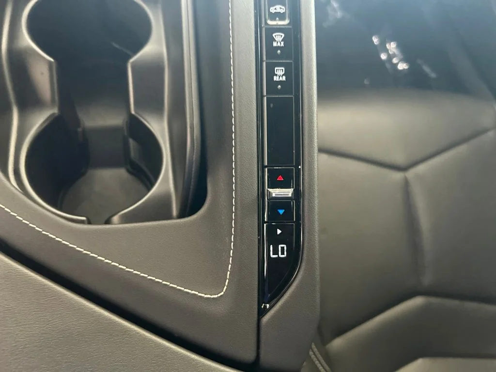 Used 2025 Blue Chevrolet Z06 image 46