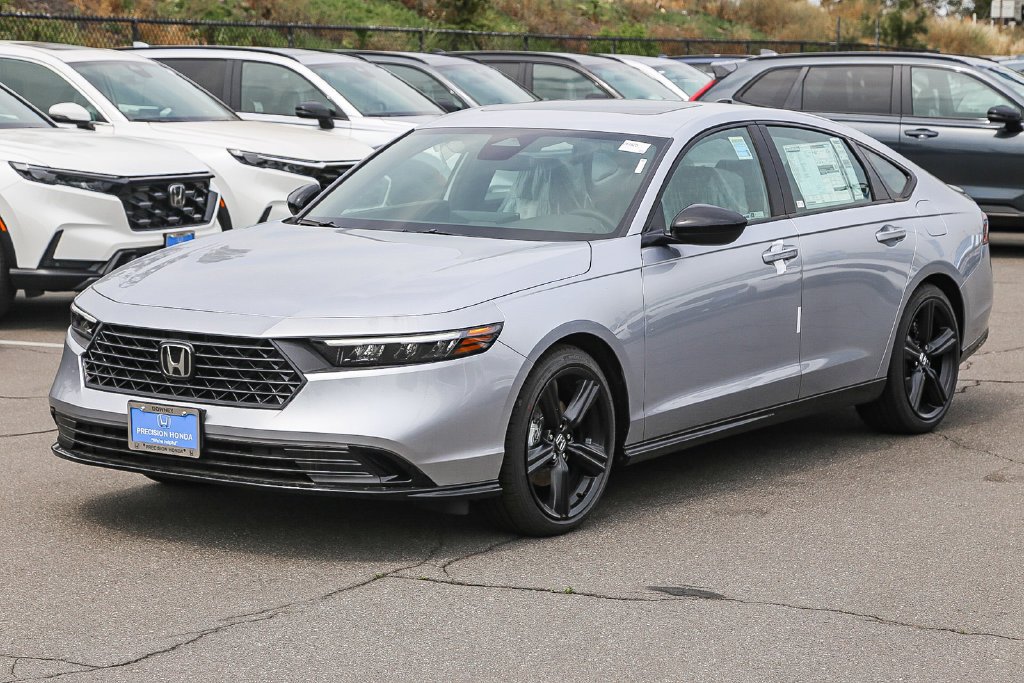 New 2026 Solar Silver Metallic Honda Sport-L image 3