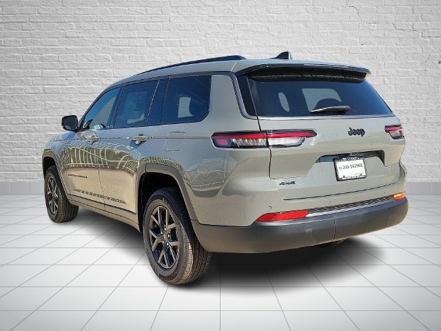 New 2027 Sting-Gray Clear-Coat Paint Jeep  image 3