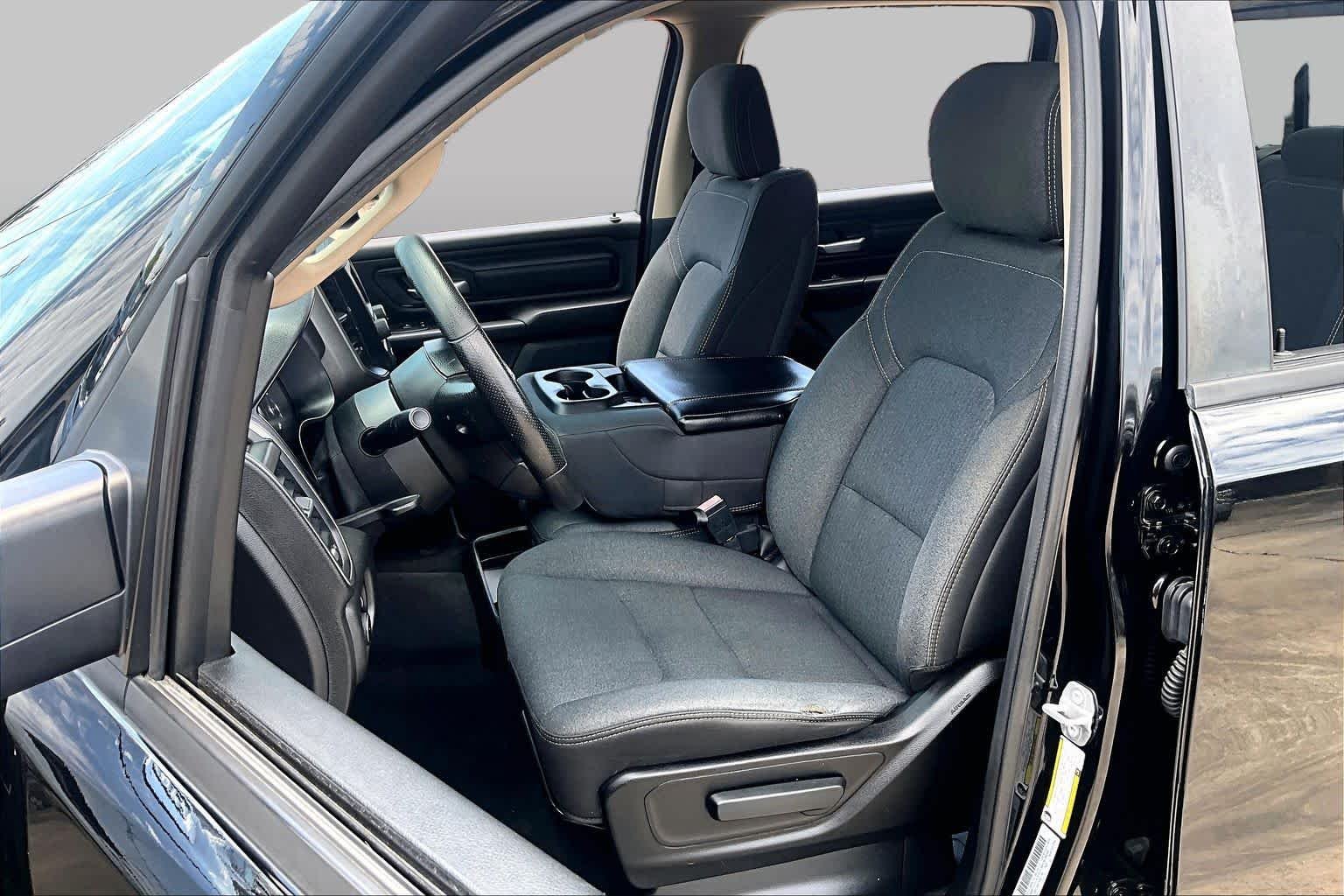Used 2019 Diamond Black Crystal Pearlcoat Ram Tradesman image 8