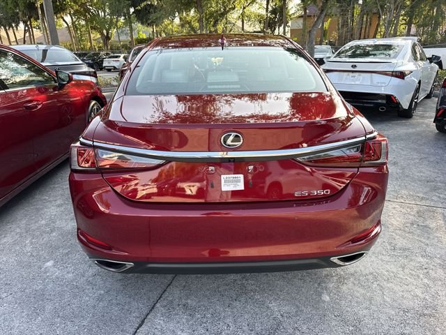 2025 Lexus ES 350 - Photo 24