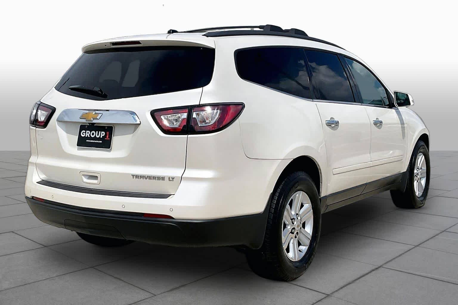 Used 2013 White Diamond Tricoat Chevrolet LT image 13