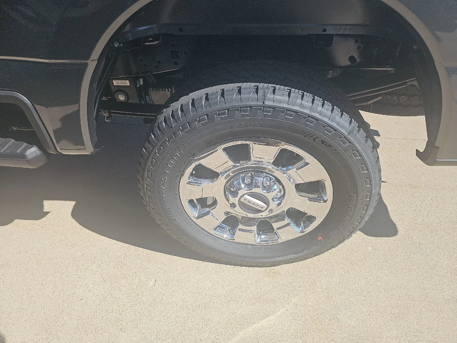 New 2026 Carbonized Gray Metallic Ford F-250® Lariat® image 17