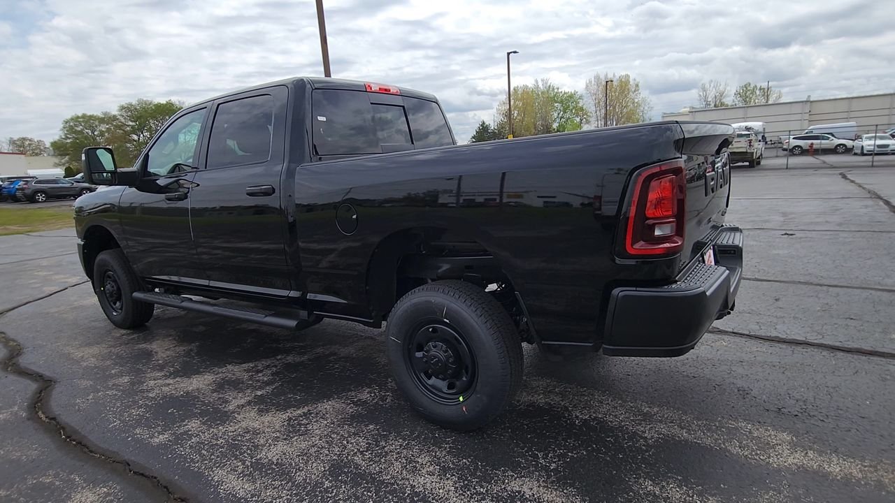New 2026 Diamond Black Crystal Pearl-Coat Exterior Paint RAM Tradesman image 6