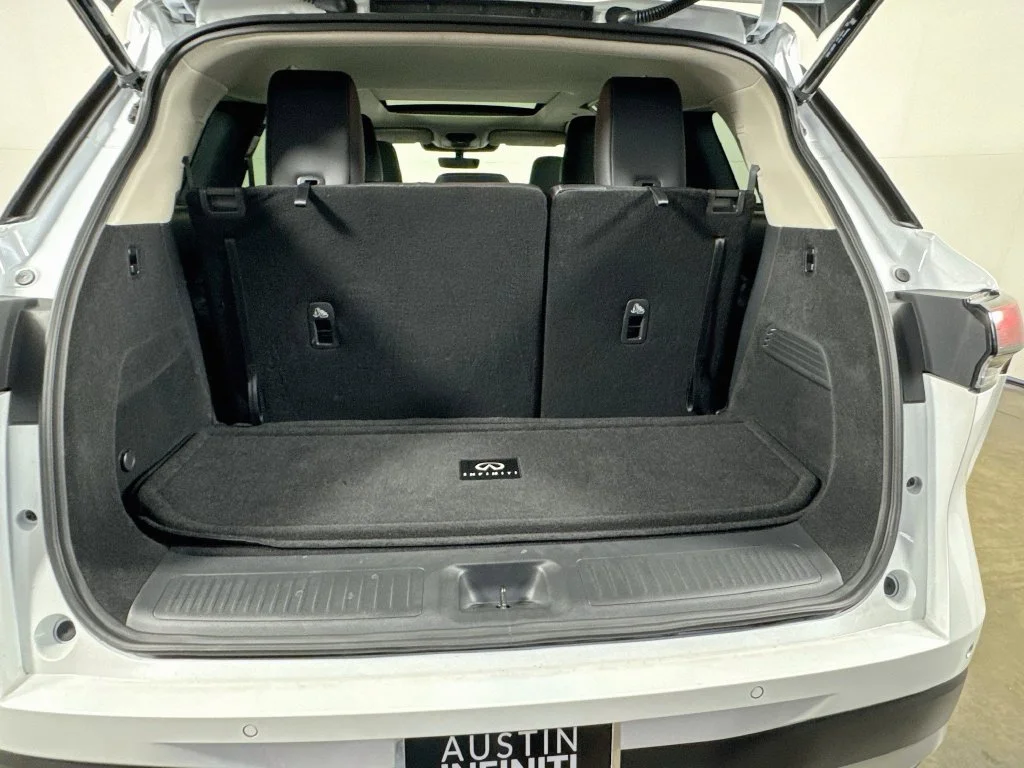 Certified Used 2027 White INFINITI LUXE image 35