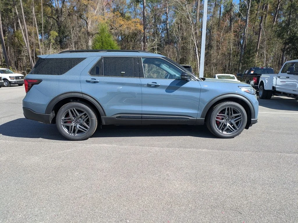 New 2026 Vapor Blue Metallic Ford ST-Line image 3