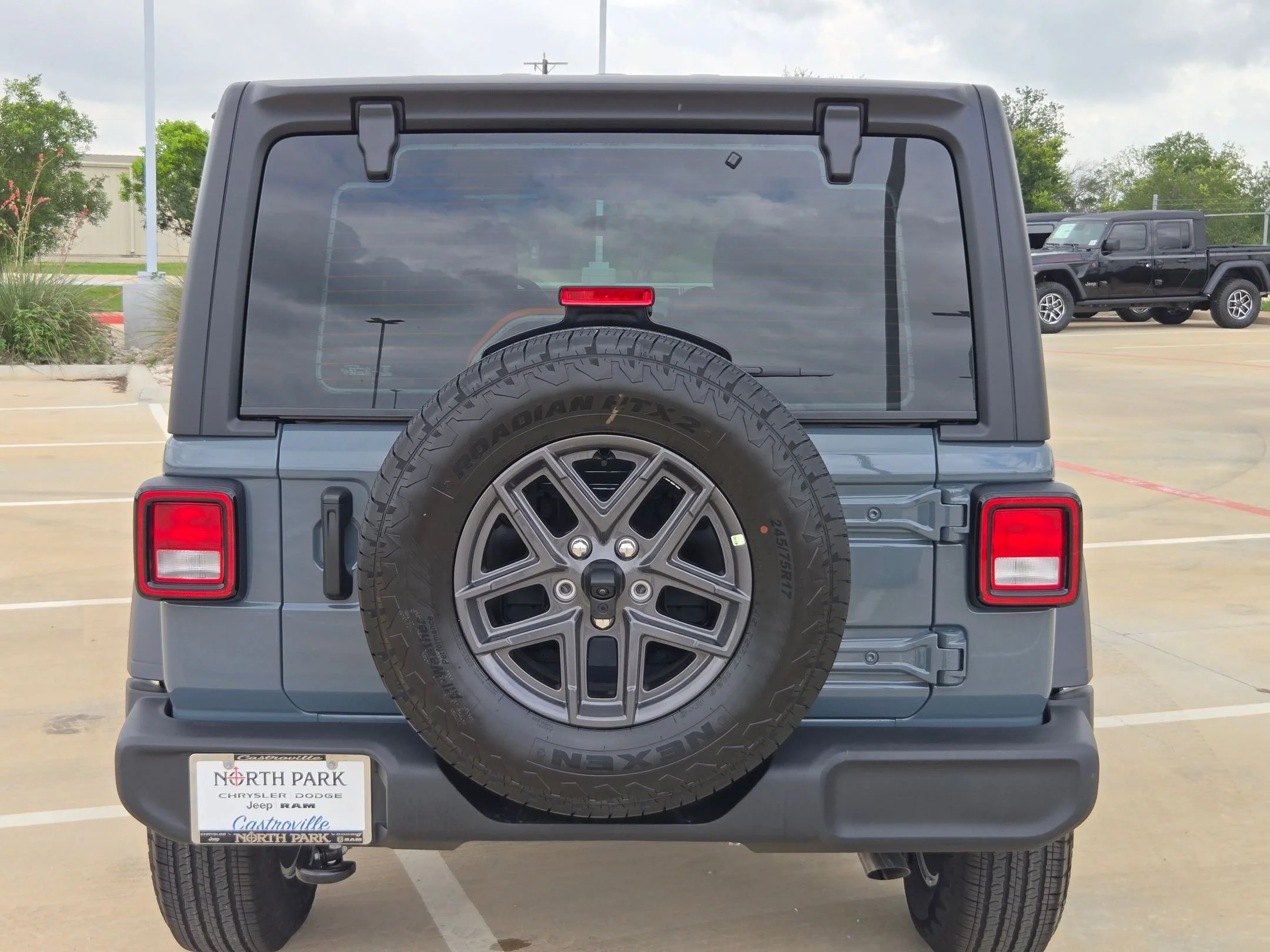 New 2026 Anvil Clear-Coat Exterior Paint Jeep Sport image 4