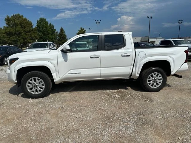 Used 2025 White Toyota SR5 image 7