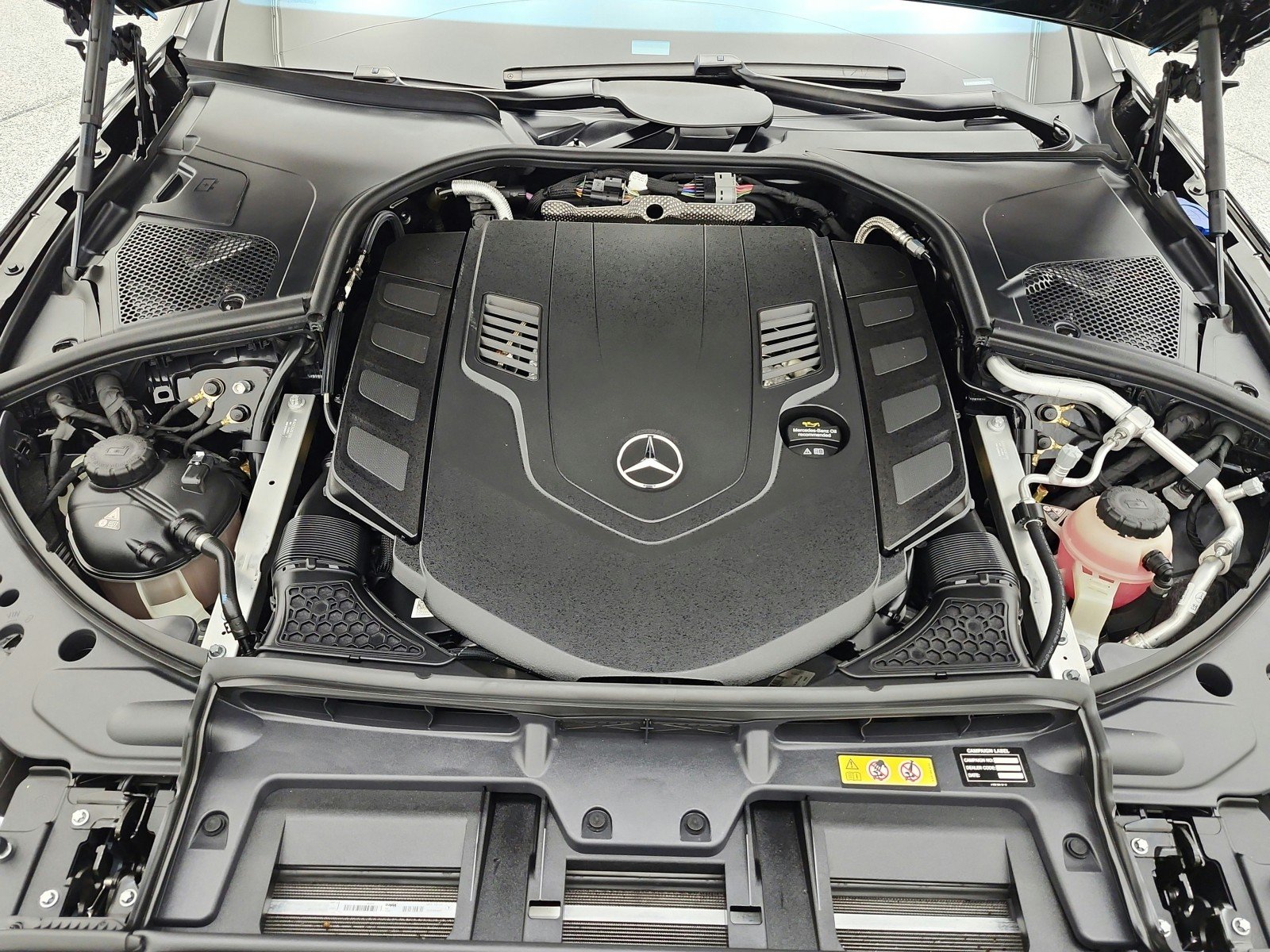 Certified Used 2024 Obsidian Black Metallic Mercedes-Benz Maybach S 580 4MATIC® Sedan image 17