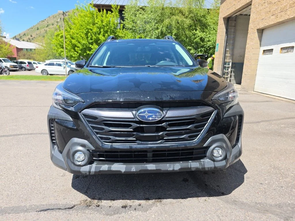 2025 Subaru Outback Premium's photo