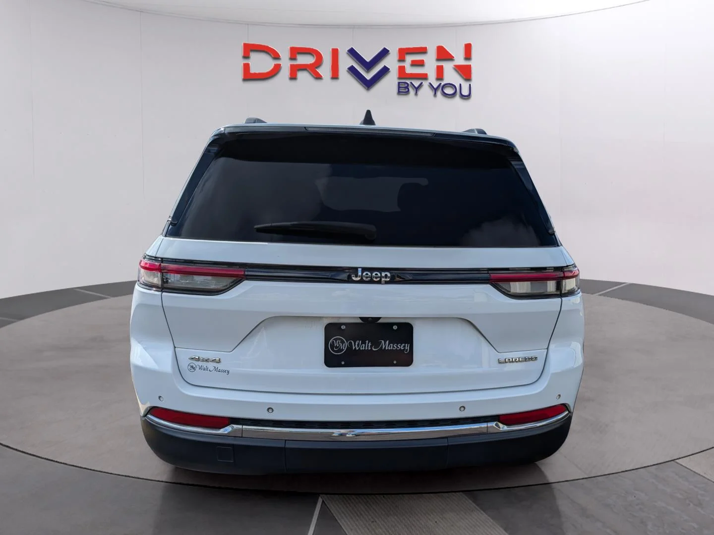 Used 2023 Bright White Clearcoat Jeep Laredo image 4