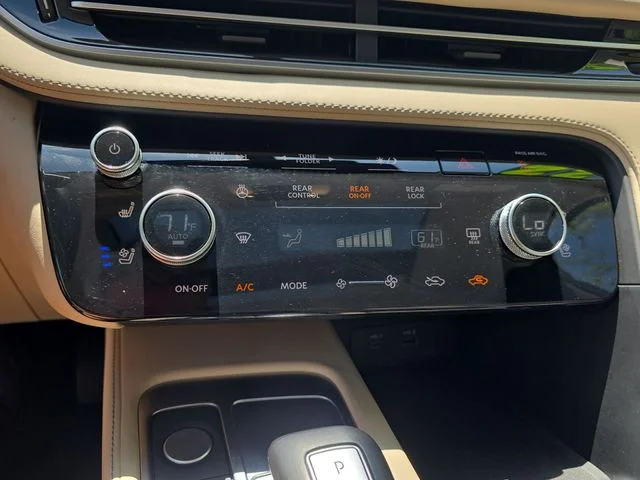 Used 2022 Black INFINITI LUXE image 19