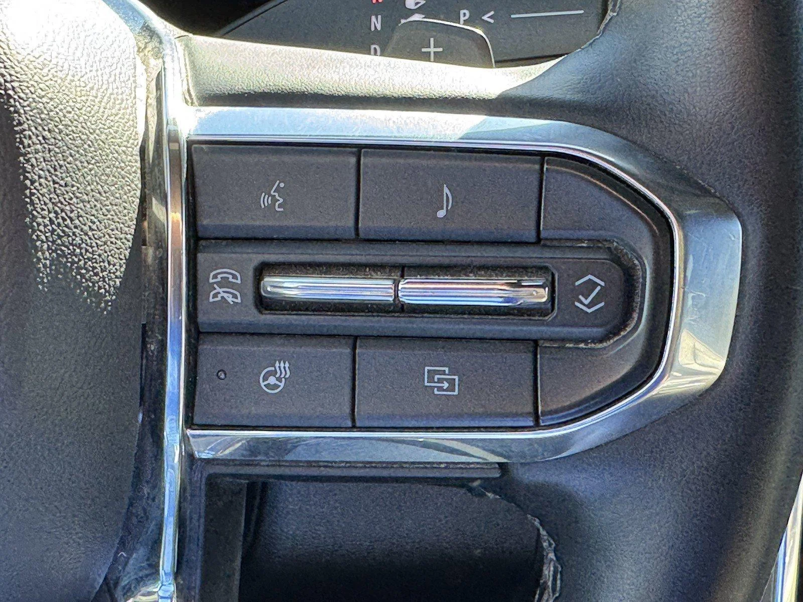 Used 2025 Onyx Black GMC Denali image 21