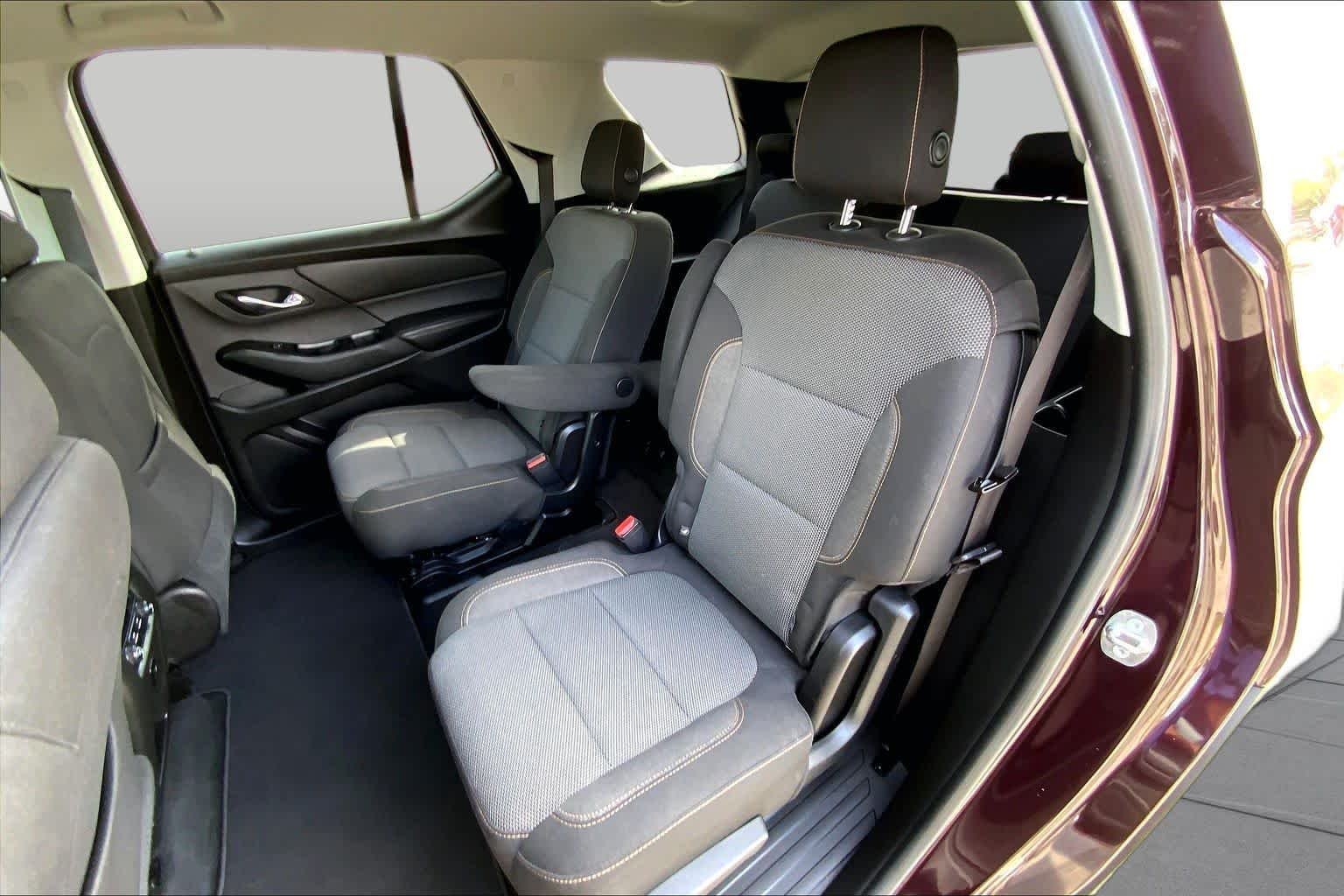 Used 2018 Black Currant Metallic Chevrolet LT Cloth image 20
