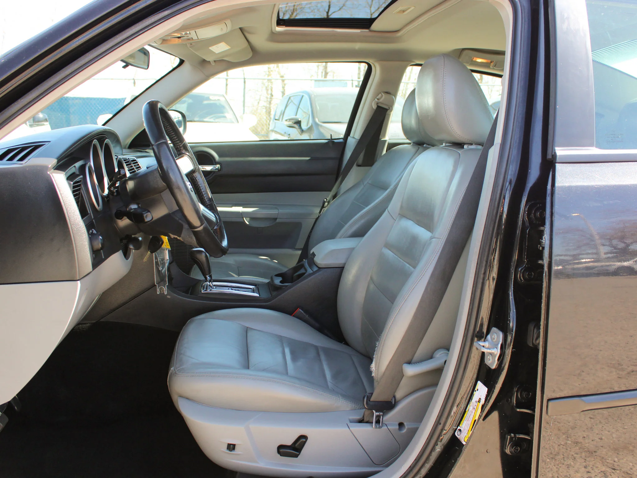 Used 2007 Black Dodge 4DR SDN RWD * V6 | Mechanic Special | White Leather Heated Seats | Sunroof | Cruise Control image 3