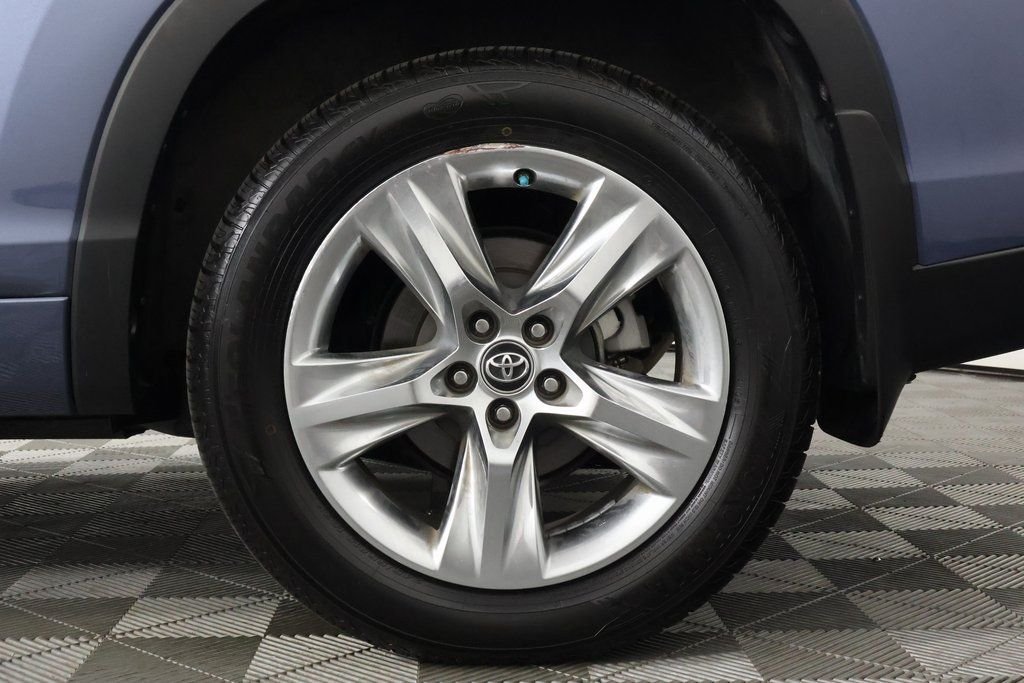 Used 2019 Shoreline Mist Toyota Limited image 17
