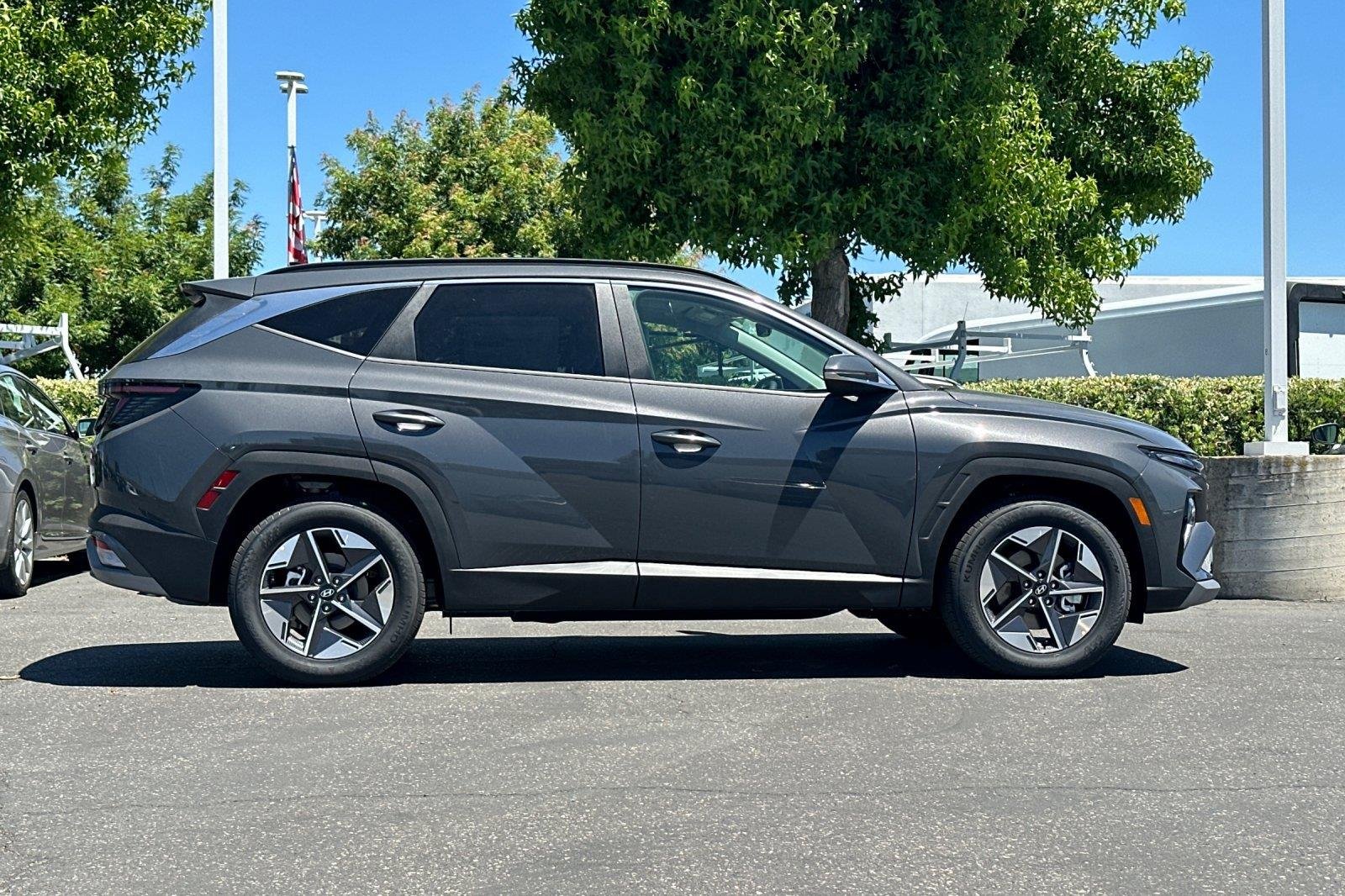 New 2026 Ecotronic Gray Hyundai SEL Premium FWD image 31